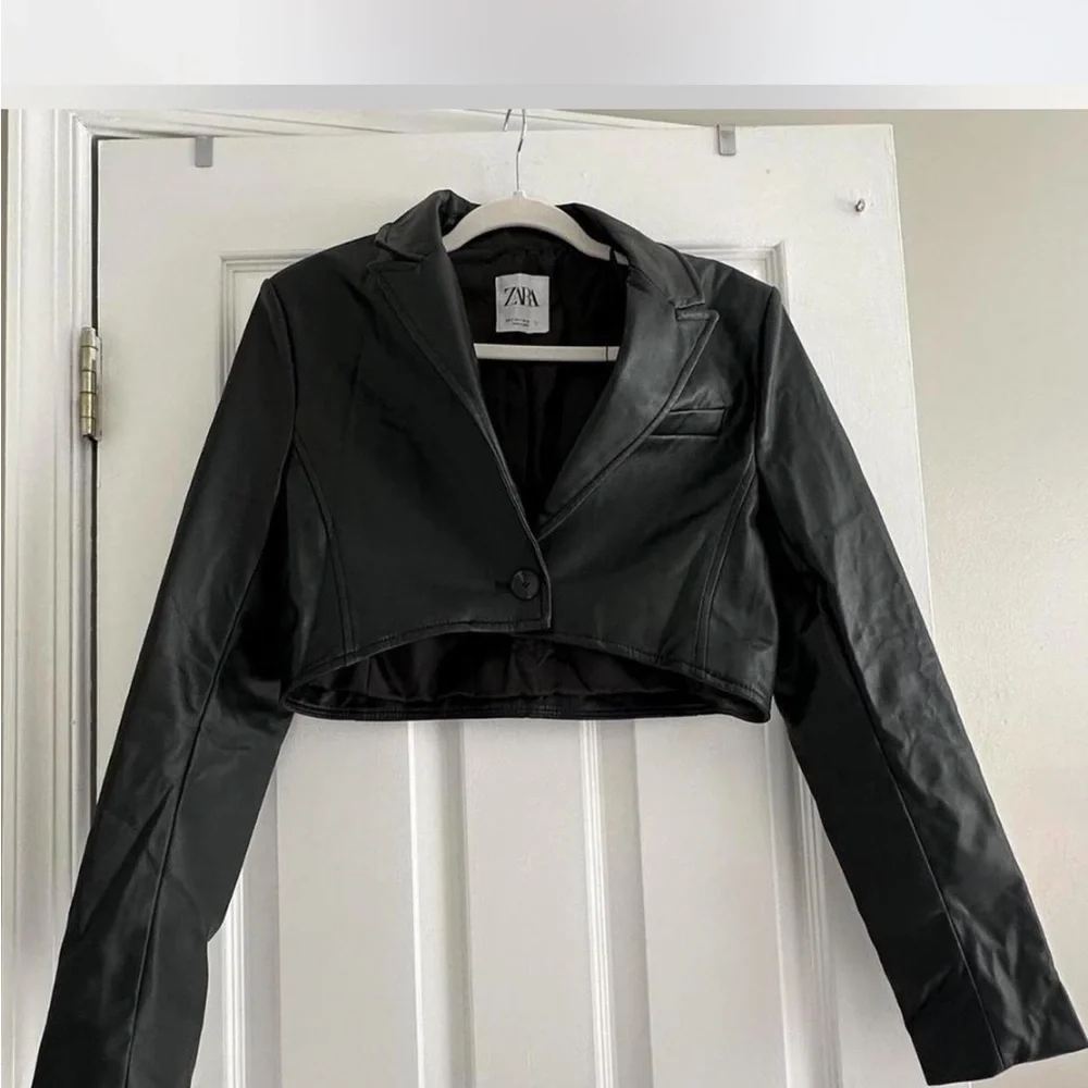 Cropped leather jacket - Picture 4 of 4